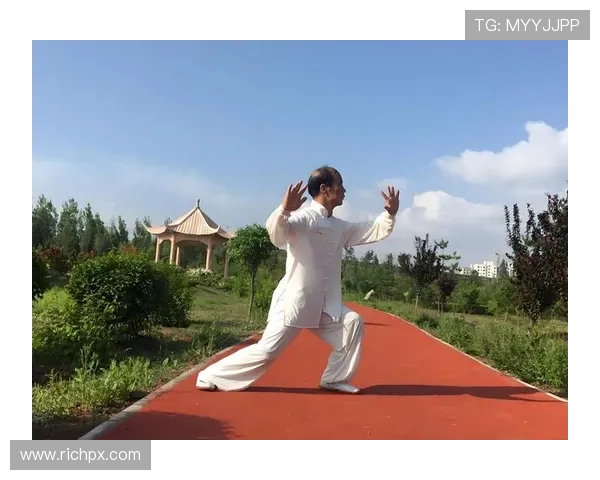 打造全民健身新时代 推动运动与健康生活深度融合的策略与路径 打造全民健身新时代 推动运动与健康生活深度融合的策略与路径