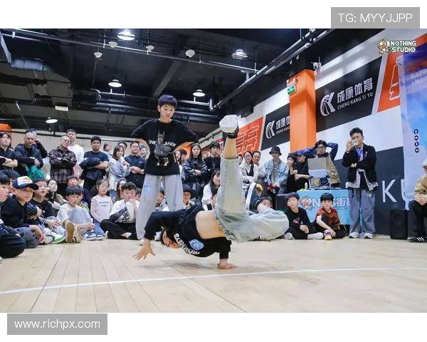 杭州街舞队的意识变革与热议现象探讨街舞文化的未来发展