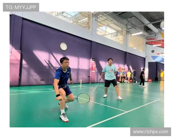 西安羽毛球队与北京羽毛球队赛后复盘分析比赛节奏与战术对比