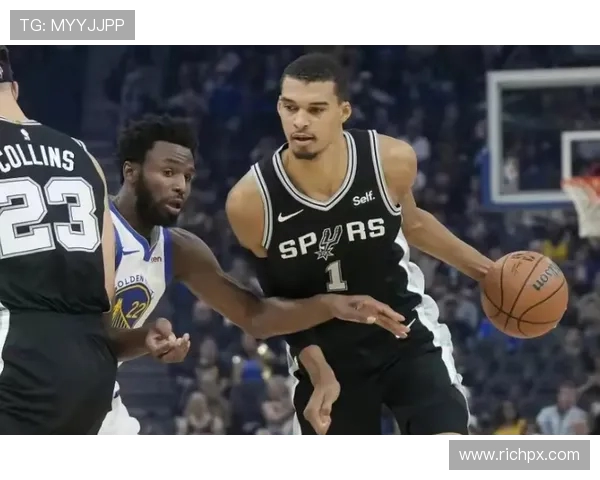 勇士与马刺激战正酣2月10日精彩对决引发球迷热议 勇士与马刺激战正酣2月10日精彩对决引发球迷热议